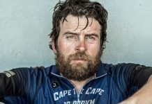 Jonas Deichmann comenzó el triatlón más largo de la historia