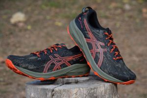 ASICS Fuji Lite 3, versátiles y para cualquier terreno de trail